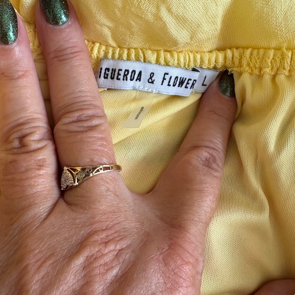 Chic Yellow Floral Embroidered Blouse - Picture 10 of 10